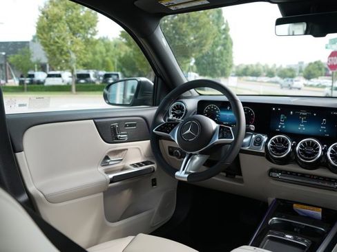 Used 2026 Mercedes-Benz GLB 250 4MATIC image 20