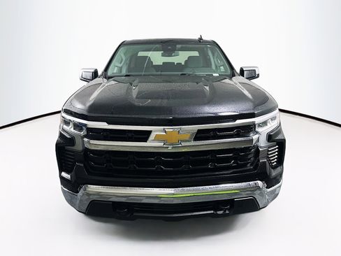 Used 2023 Chevrolet Silverado 1500 LT AWD/4WD image 2