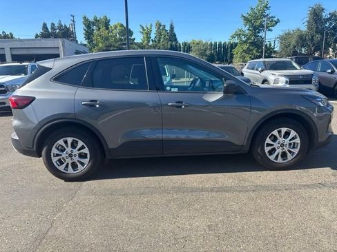 Used 2025 Ford Escape Active FWD image 3