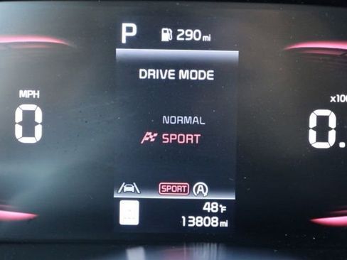 Used 2025 Kia Soul LX image 8