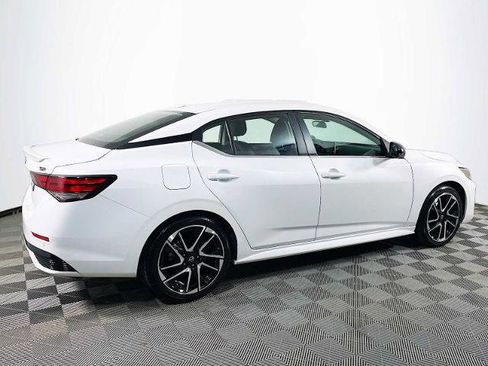 Certified 2024 Nissan Sentra SR w/ SR Premium Package image 4