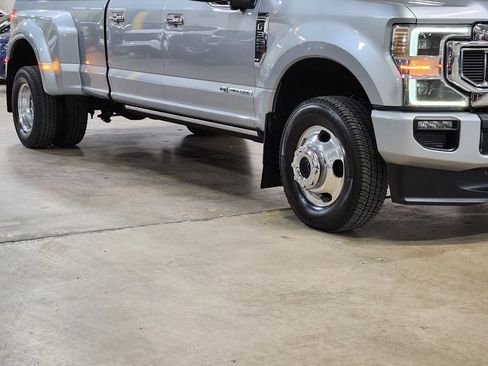 Used 2022 Ford F350 Platinum image 16