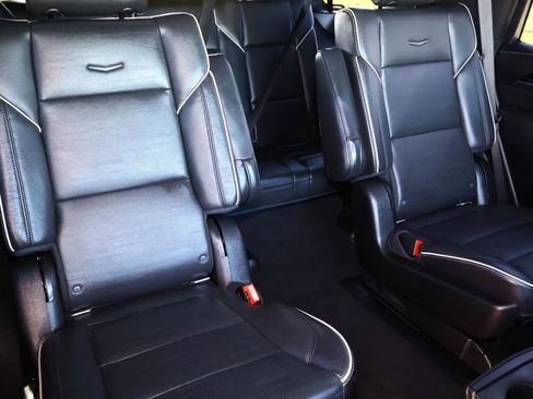 Used 2021 Cadillac Escalade Sport w/ Driver Assist Tech Package image 28