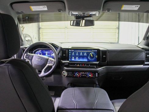 Used 2024 Chevrolet Silverado 2500 LT w/ Z71 Sport Edition image 10