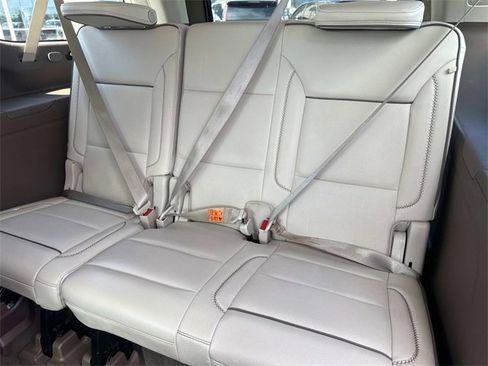 Used 2022 GMC Yukon XL Denali image 15