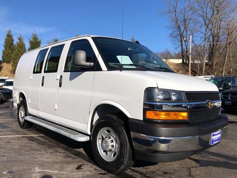 Used 2024 Chevrolet Express 2500 w/ Driver Convenience Package image 7