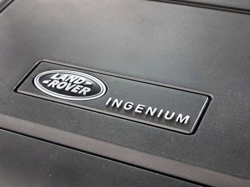 Used 2023 Land Rover Defender 90 S image 32