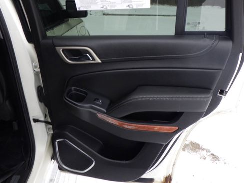 Used 2015 GMC Yukon Denali image 16