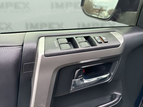 Used 2016 Toyota 4Runner SR5 Premium image 25