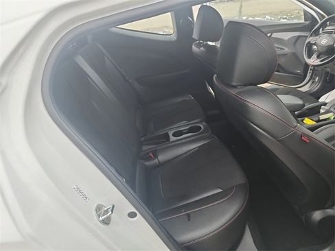 Used 2019 Hyundai Veloster 2.0 Premium image 10