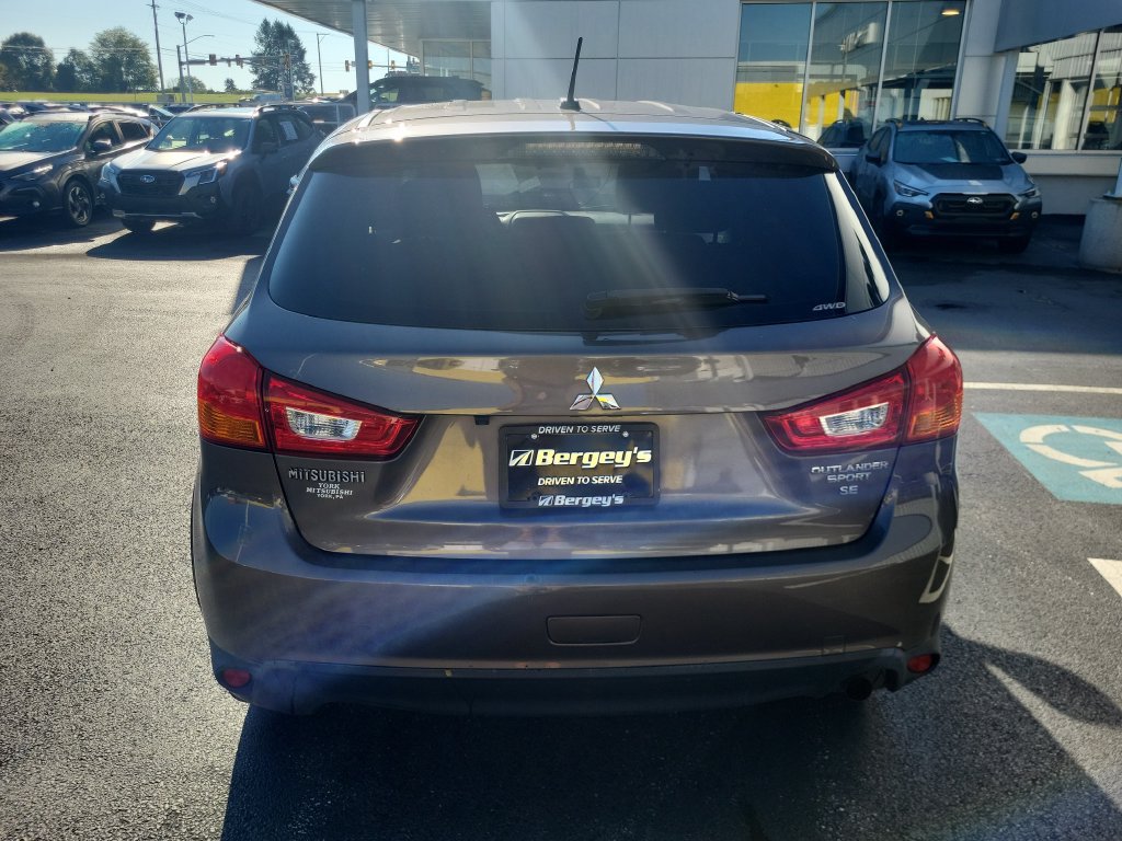 Used 2016 Mitsubishi Outlander Sport ES AWD/4WD image 3