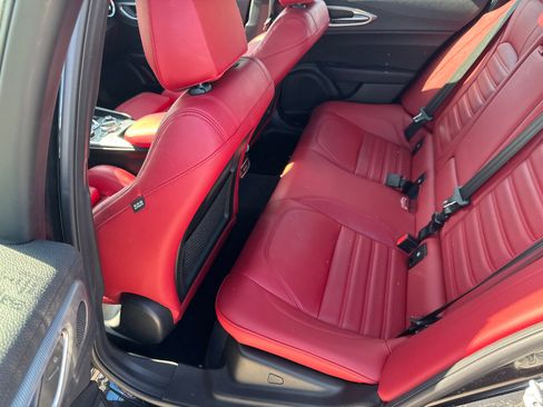 Used 2024 Alfa Romeo Giulia Veloce image 20