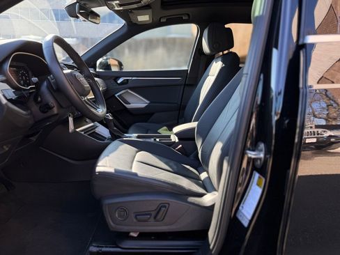 Used 2025 Audi Q3 2.0T Premium image 11