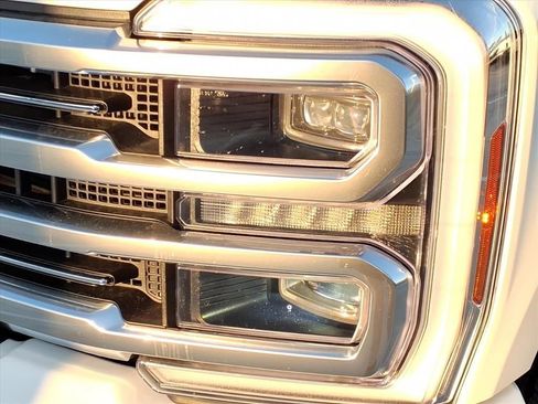 Used 2026 Ford F250 Platinum w/ Platinum Plus Package image 11