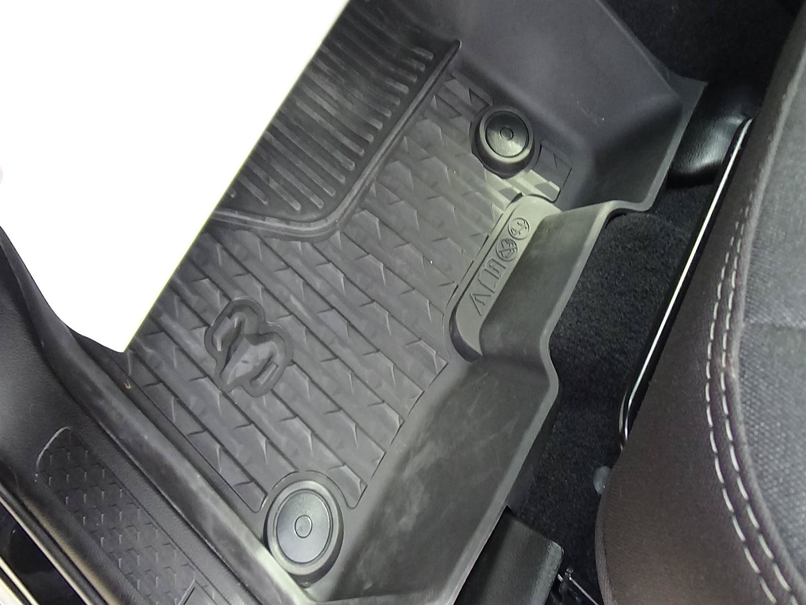Used 2025 RAM 1500 Warlock AWD/4WD image 21