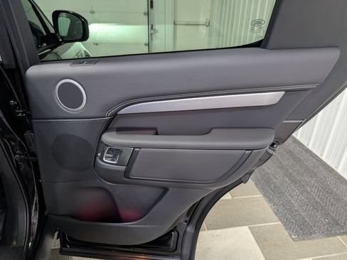 Used 2024 Land Rover Discovery Dynamic SE AWD/4WD image 28