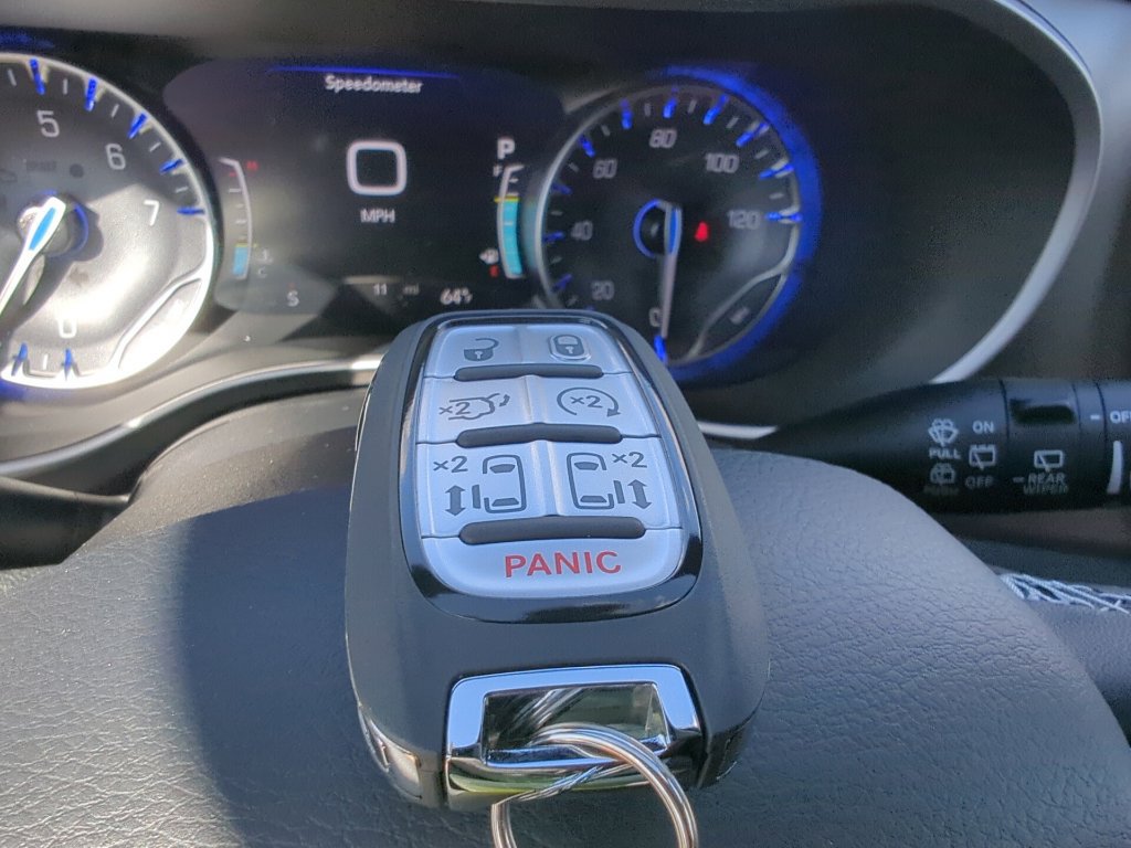 New 2027 Chrysler Pacifica Select AWD/4WD image 27
