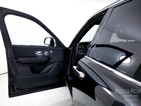 New 2026 Rolls-Royce Cullinan image 11