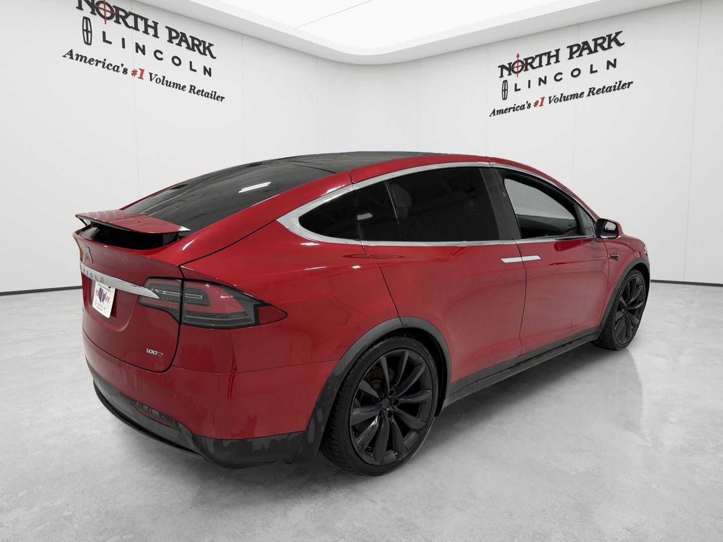 Used 2017 Tesla Model X 100D AWD/4WD image 5