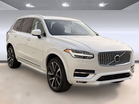 Certified 2024 Volvo XC90 B5 Plus w/ Protection Package Premier image 7