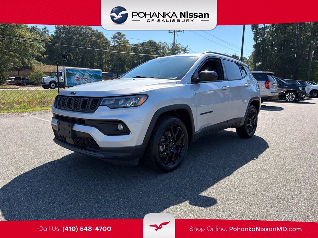 Used 2025 Jeep Compass Latitude w/ Convenience Group AWD/4WD image 1