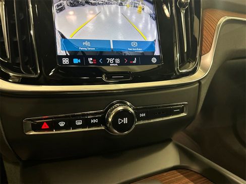 Certified 2025 Volvo V60 B5 Cross Country Plus image 18