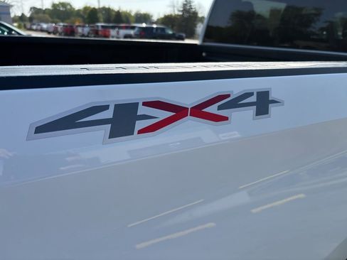 Used 2022 Chevrolet Silverado 1500 RST AWD/4WD image 5