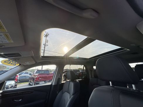 Used 2025 Honda Pilot Touring image 18