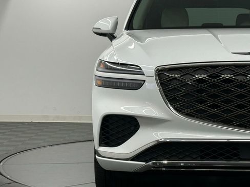 Used 2026 Genesis GV70 2.5T Select image 4