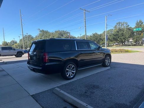 Used 2017 Chevrolet Suburban Premier RWD image 5