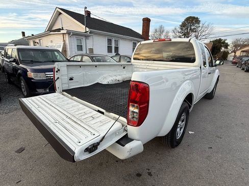 Used 2018 Nissan Frontier S image 24