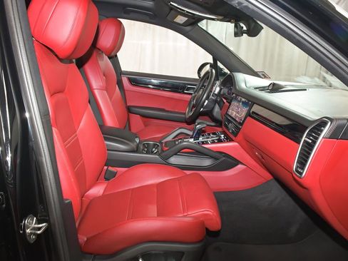 Used 2021 Porsche Cayenne image 51