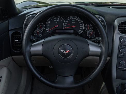 Used 2007 Chevrolet Corvette Convertible w/ Performance Package RWD image 17