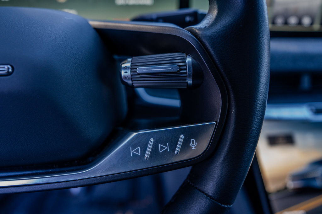 Used 2025 Lucid Air Pure RWD image 7