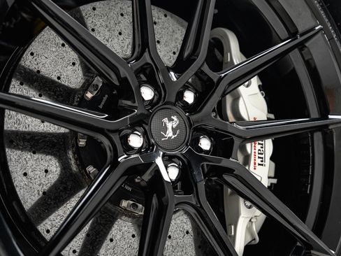 Used 2022 Ferrari 812 GTS RWD image 33