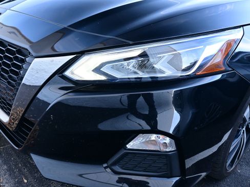 Certified 2020 Nissan Altima 2.5 SR w/ Premium Package image 10