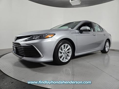 Used 2024 Toyota Camry LE image 2