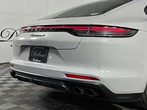 Used 2023 Porsche Panamera 4 Platinum Edition image 26