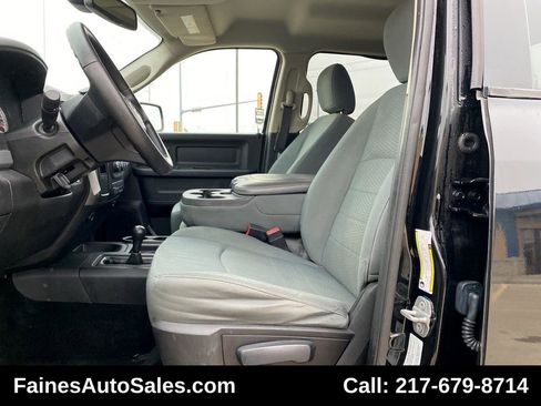 Used 2014 RAM 2500 Tradesman w/ Chrome Appearance Group image 34