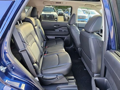New 2026 Nissan Pathfinder SL w/ SL Premium Package (P04) image 27