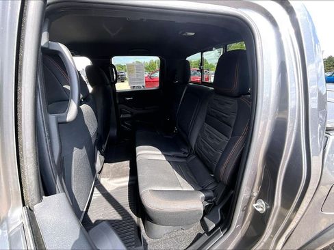 Used 2024 Nissan Frontier PRO-4X w/ Pro Convenience Package AWD/4WD image 15