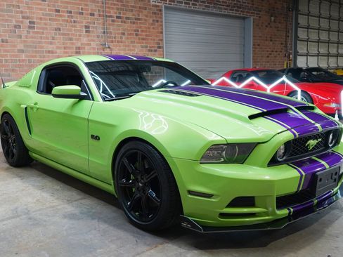Used 2013 Ford Mustang GT Premium w/ Brembo Brake Pkg RWD image 21