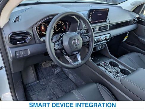 New 2025 Honda Pilot Touring image 14