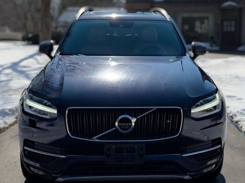 Used 2017 Volvo XC90 T6 Momentum w/ Vision Package image 2