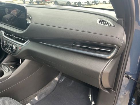 Used 2025 Buick Envista Preferred w/ Convenience II Package image 52