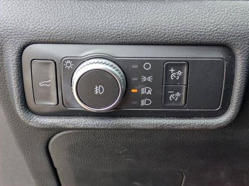 Used 2020 Ford Explorer XLT w/ Equipment Group 202A RWD image 20