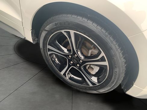 Used 2022 Ford Edge ST image 22