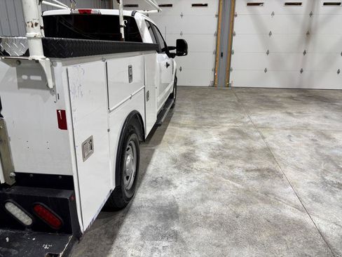 Used 2019 Ford F250 XL w/ Power Equipment Group image 10