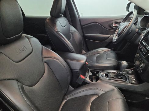 Used 2019 Jeep Cherokee Limited image 21