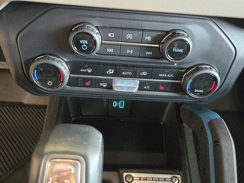 Used 2023 Ford Bronco Wildtrak image 22